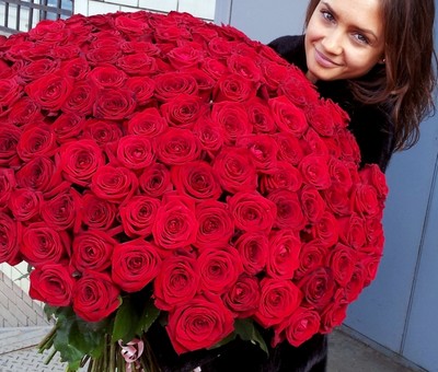 Букет из 101 красной розы